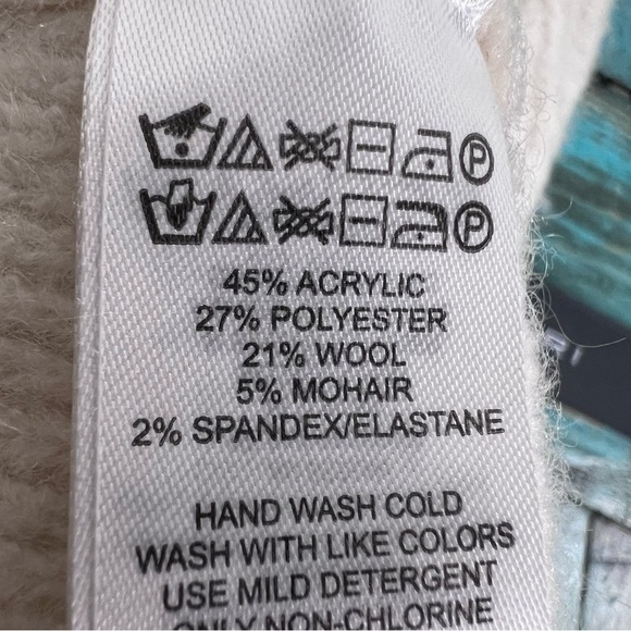 Tahari Cream Cable Knit Wool Mohair Sweater Size Small - Picture 7 of 8